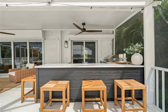9015 Mockingbird DR, Sanibel, FL 33957