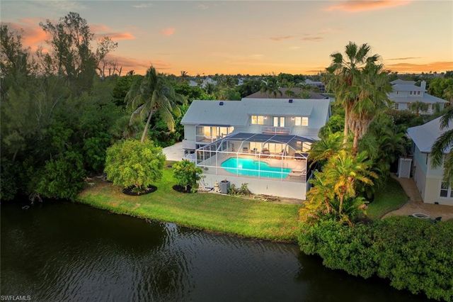 9015 Mockingbird DR, Sanibel, FL 33957