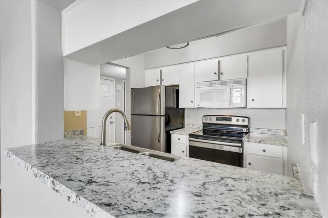 5881 Preston View Boulevard, Dallas, TX 75240