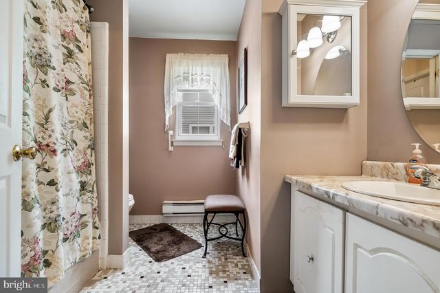 43 KINGSTON WAY, Southampton, NJ 08088