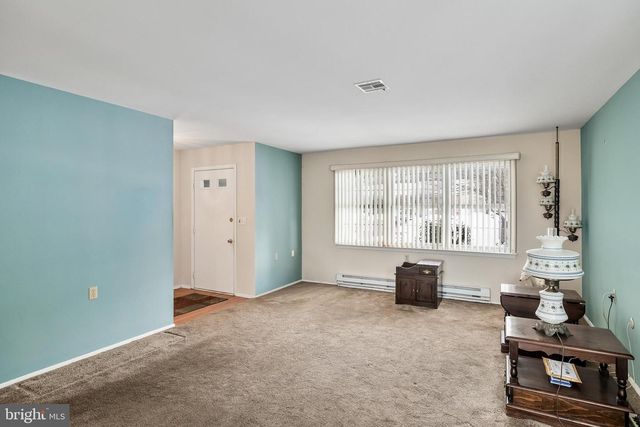 43 KINGSTON WAY, Southampton, NJ 08088