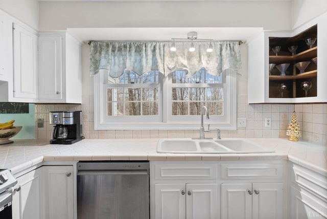 205 Ivy Drive, Lynchburg, VA 24503