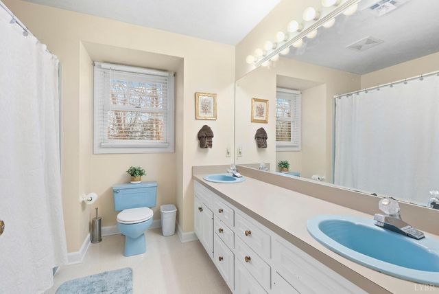 205 Ivy Drive, Lynchburg, VA 24503