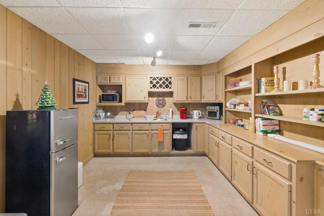 205 Ivy Drive, Lynchburg, VA 24503