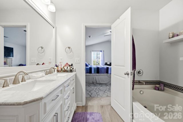 8502 Mansell Court, Charlotte, NC 28215