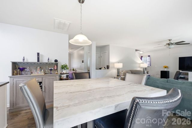 8502 Mansell Court, Charlotte, NC 28215