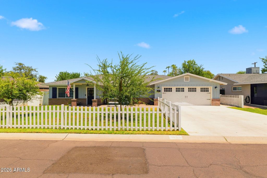 4628 E WINDSOR Avenue, Phoenix, AZ 85008 — photo 2