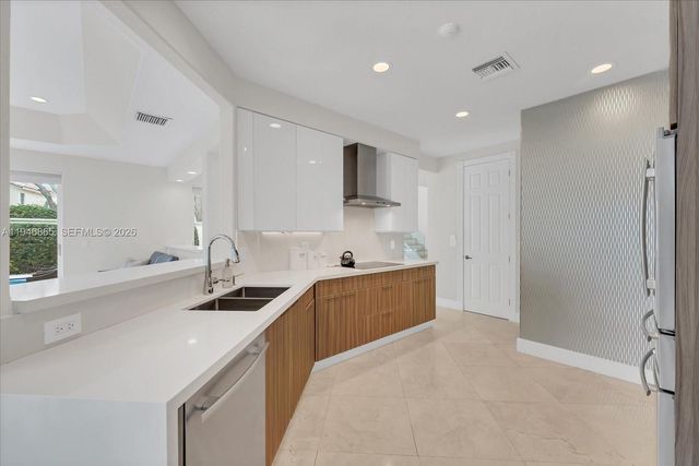 1469 Shoreline Way, Hollywood, FL 33019