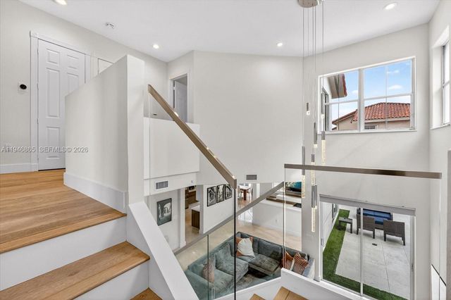 1469 Shoreline Way, Hollywood, FL 33019