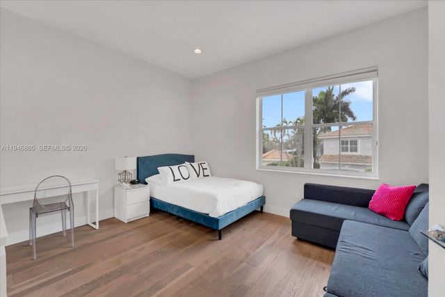 1469 Shoreline Way, Hollywood, FL 33019