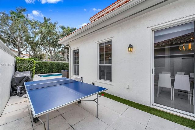 1469 Shoreline Way, Hollywood, FL 33019