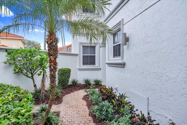 1469 Shoreline Way, Hollywood, FL 33019