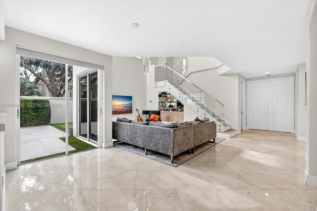 1469 Shoreline Way, Hollywood, FL 33019