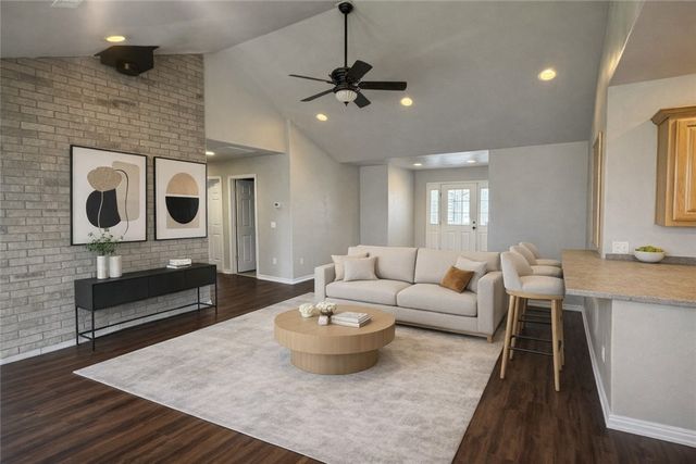 77 Ingleborough Drive, Bella Vista, AR 72715