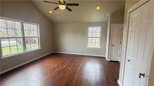 77 Ingleborough Drive, Bella Vista, AR 72715