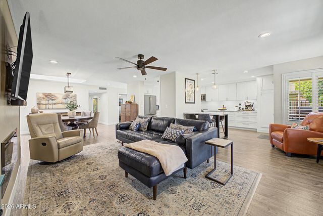 25244 S BERRY BROOK Drive, Sun Lakes, AZ 85248