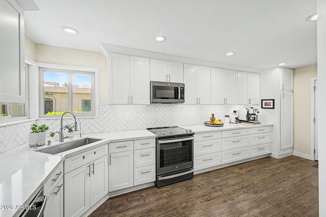 25244 S BERRY BROOK Drive, Sun Lakes, AZ 85248