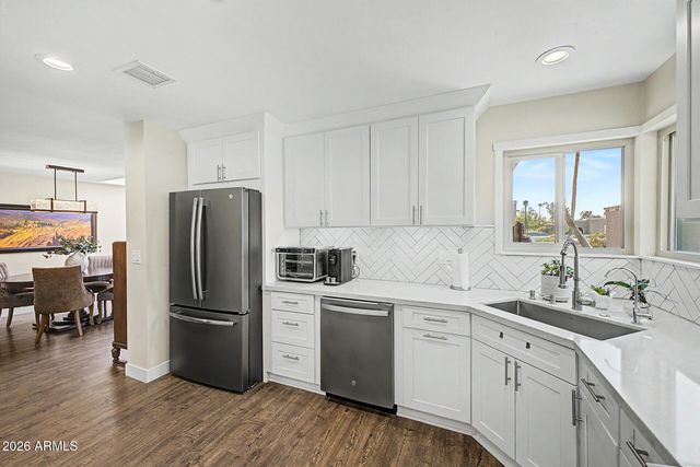 25244 S BERRY BROOK Drive, Sun Lakes, AZ 85248