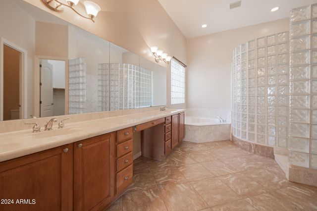 2902 E GARY Way, Phoenix, AZ 85042