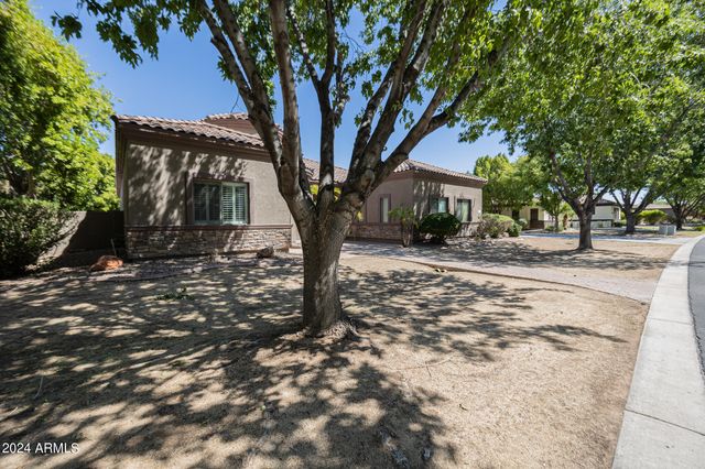 2902 E GARY Way, Phoenix, AZ 85042