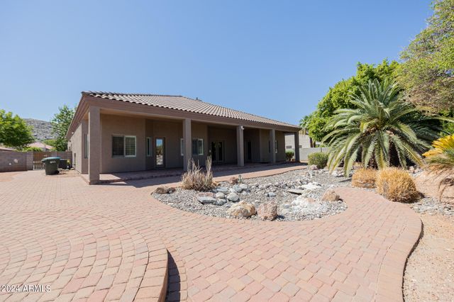 2902 E GARY Way, Phoenix, AZ 85042