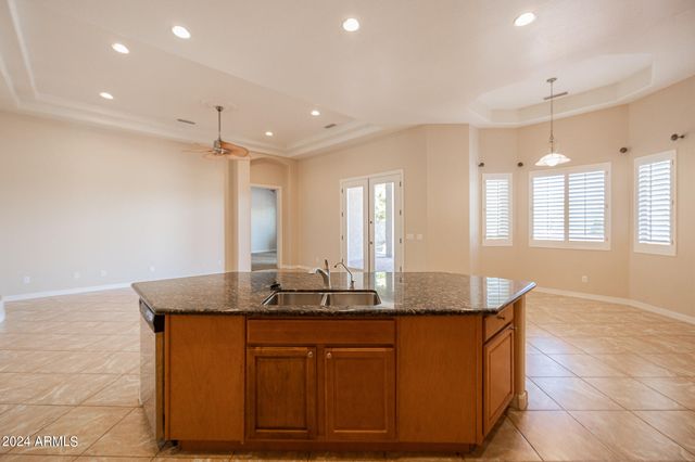 2902 E GARY Way, Phoenix, AZ 85042