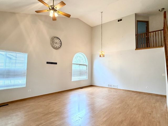 4447 W Lawn Avenue, Waukegan, IL 60085