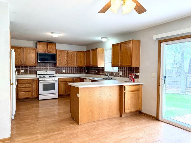 4447 W Lawn Avenue, Waukegan, IL 60085