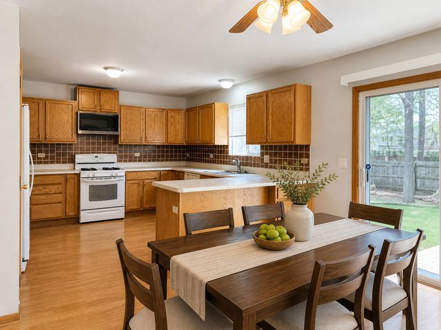 4447 W Lawn Avenue, Waukegan, IL 60085