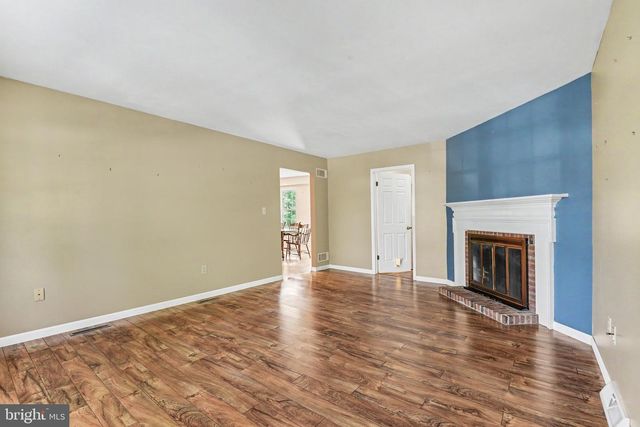 2021 VERONA DR, Harrisburg, PA 17110
