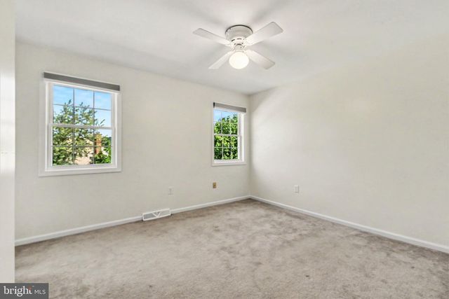 2021 VERONA DR, Harrisburg, PA 17110