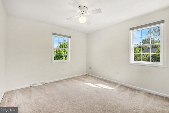 2021 VERONA DR, Harrisburg, PA 17110