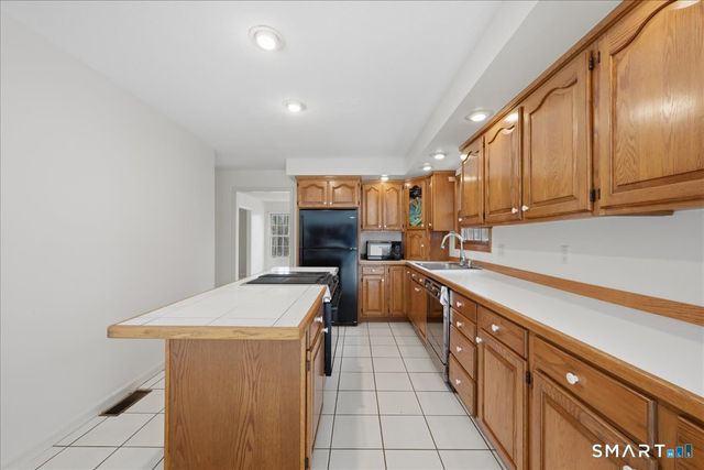1 Scalise Drive, Columbia, CT 06237