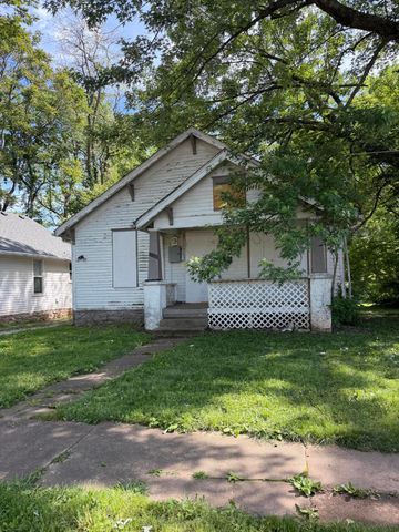 1116 W Madison Street, Springfield, MO 65806