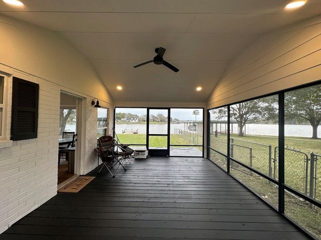 15124 Cozy Cove Lane, Willis, TX 77318