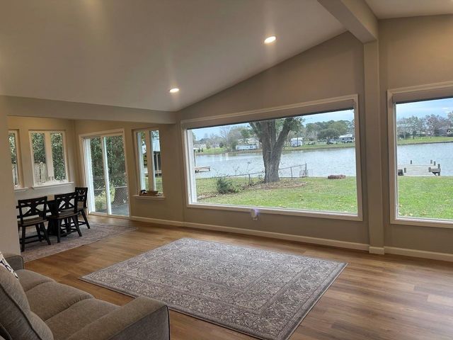 15124 Cozy Cove Lane, Willis, TX 77318