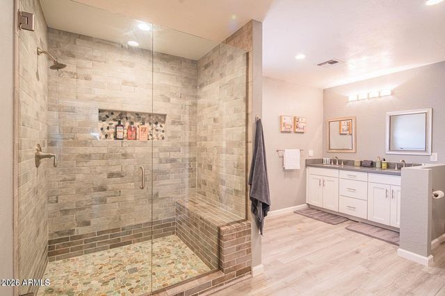 1648 E MITCHELL Drive, Phoenix, AZ 85016