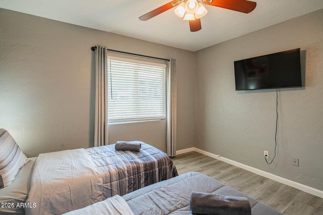 1648 E MITCHELL Drive, Phoenix, AZ 85016