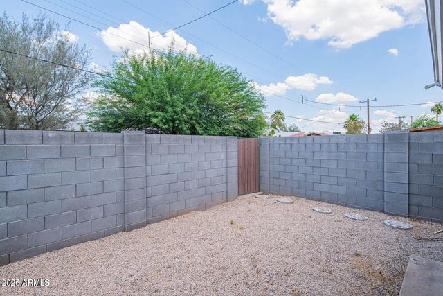 1648 E MITCHELL Drive, Phoenix, AZ 85016