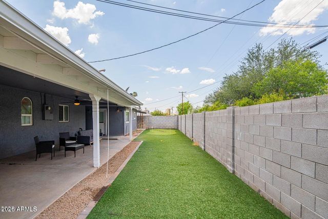 1648 E MITCHELL Drive, Phoenix, AZ 85016