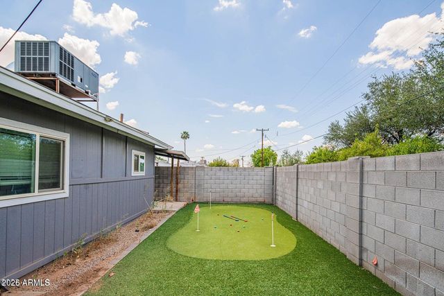 1648 E MITCHELL Drive, Phoenix, AZ 85016