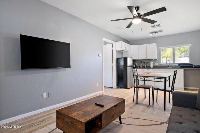 1648 E MITCHELL Drive, Phoenix, AZ 85016