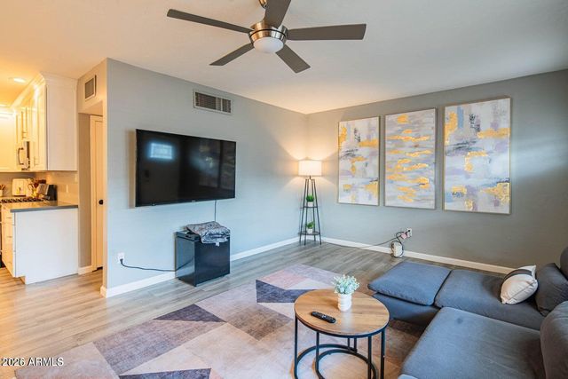 1648 E MITCHELL Drive, Phoenix, AZ 85016