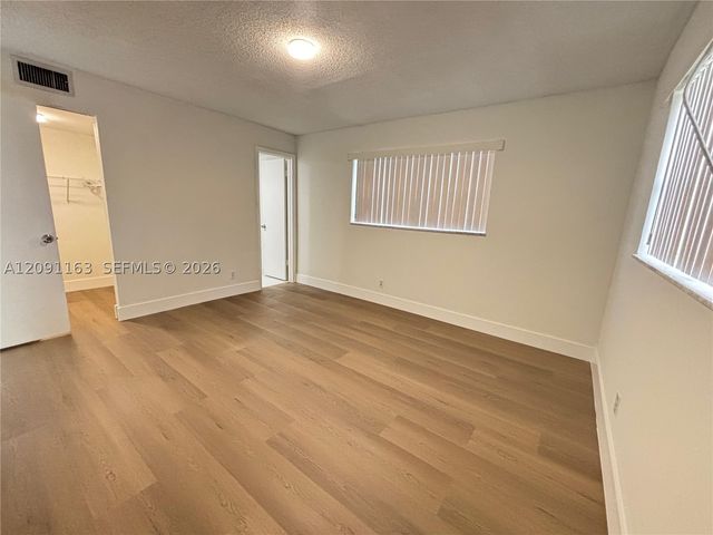 8060 Fairview Dr 101, Tamarac, FL 33321