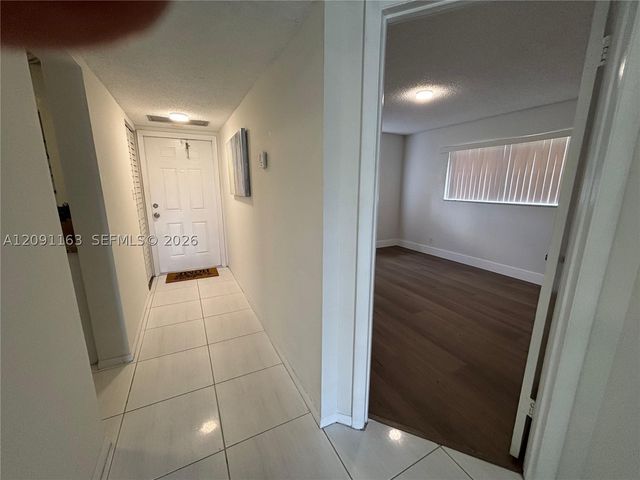 8060 Fairview Dr 101, Tamarac, FL 33321