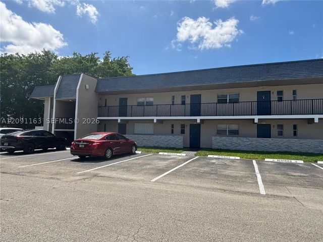 8060 Fairview Dr 101, Tamarac, FL 33321