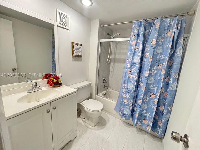 8060 Fairview Dr 101, Tamarac, FL 33321