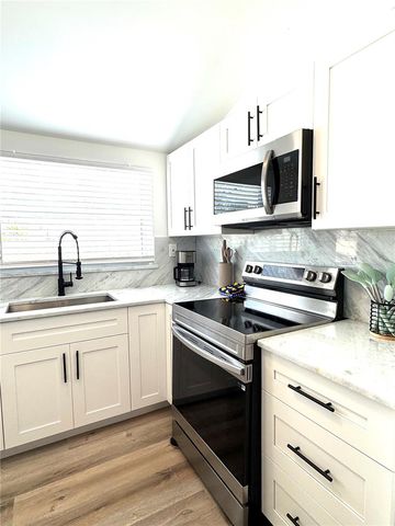 6980 POINSETTA, Longboat Key, FL 34228