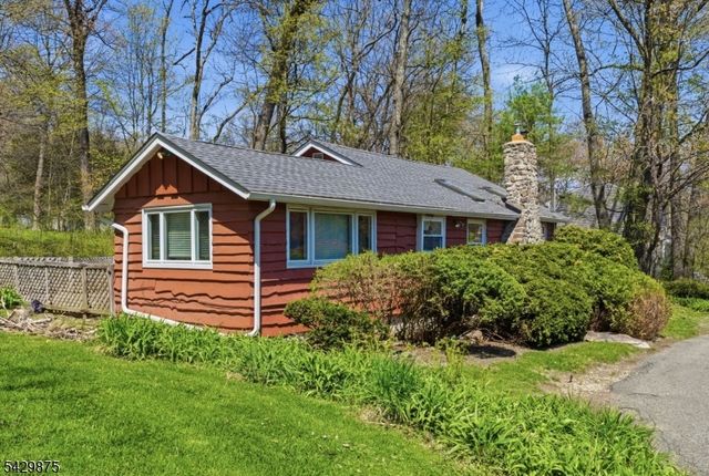 155 Highland Lakes Rd, Vernon Twp., NJ 07422