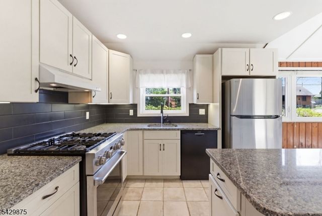 155 Highland Lakes Rd, Vernon Twp., NJ 07422